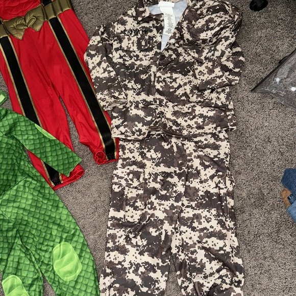 Costumes! Get it before Halloween - Picture 4 of 6